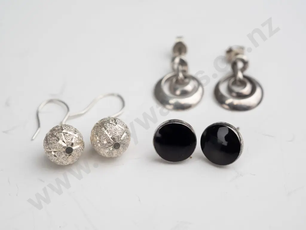 4 pairs asstd silver earrings all stamped 925 Image 1++