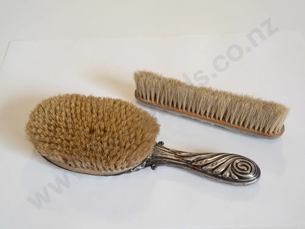 2x antique sterling silver brushes: 1x hairbrush & 1x clothing brush. Hair brush L-245 [some dints & corrosion to hair Image 1++