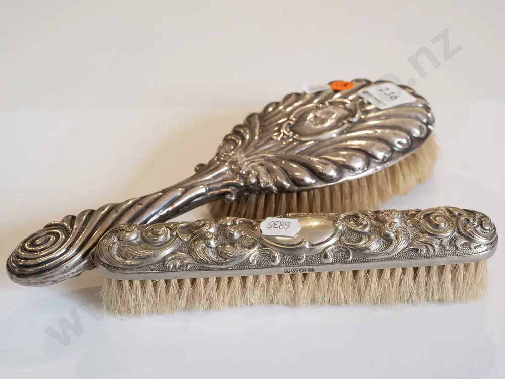 2x antique sterling silver brushes: 1x hairbrush & 1x clothing brush. Hair brush L-245 [some dints & corrosion to hair Image 1++