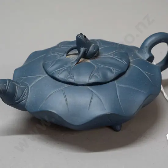 small Chinese clay teapot with lotus leaf shape and frog handle on lid, impressed character mark on bottom. H-50 L-160