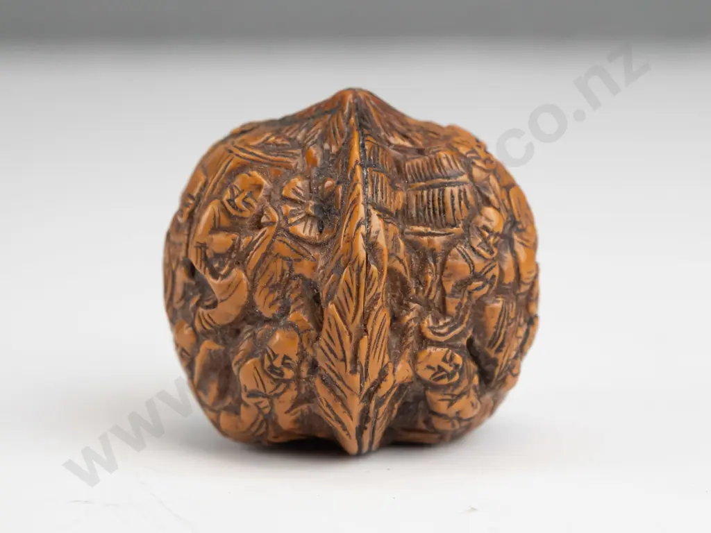 Chinese intricately carved and polished walnut with figural motifs - approx. L-40 Image 1++