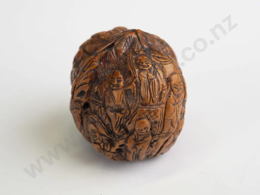 Chinese intricately carved and polished walnut with figural motifs - approx. L-40 Image 1++