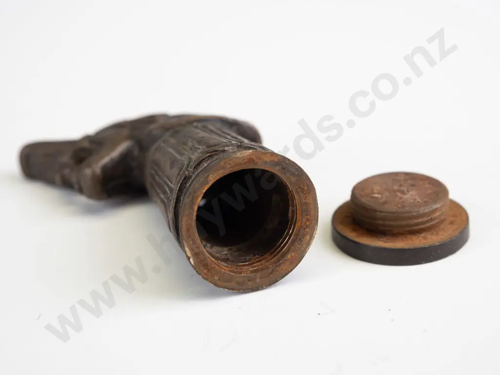 cast bronze seal with bird or dragon head, threaded stamp with shell motif, holes for strap H-75 - some corrosion inside Image 1++
