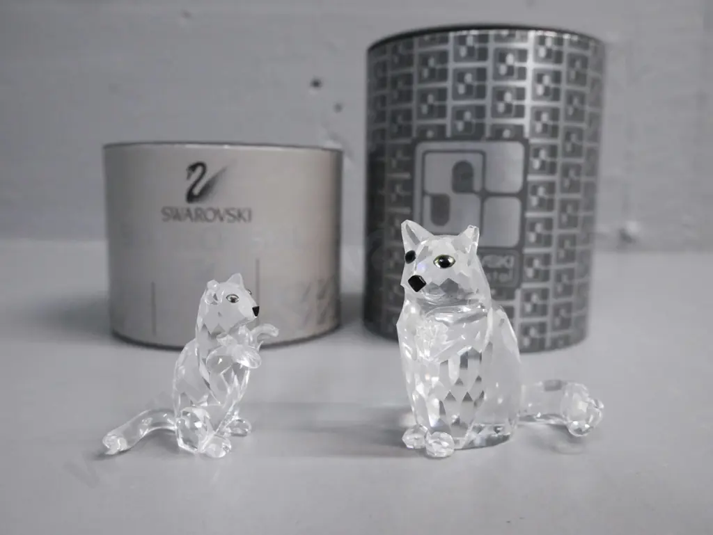 Swarovski 2x miniature cat figurines w/ original packaging. Larger H-45 Image 1++