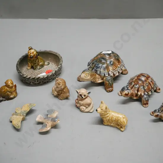 Selection of ten Wade Whimsies porcelain animal figurines. Largest turtle L-100