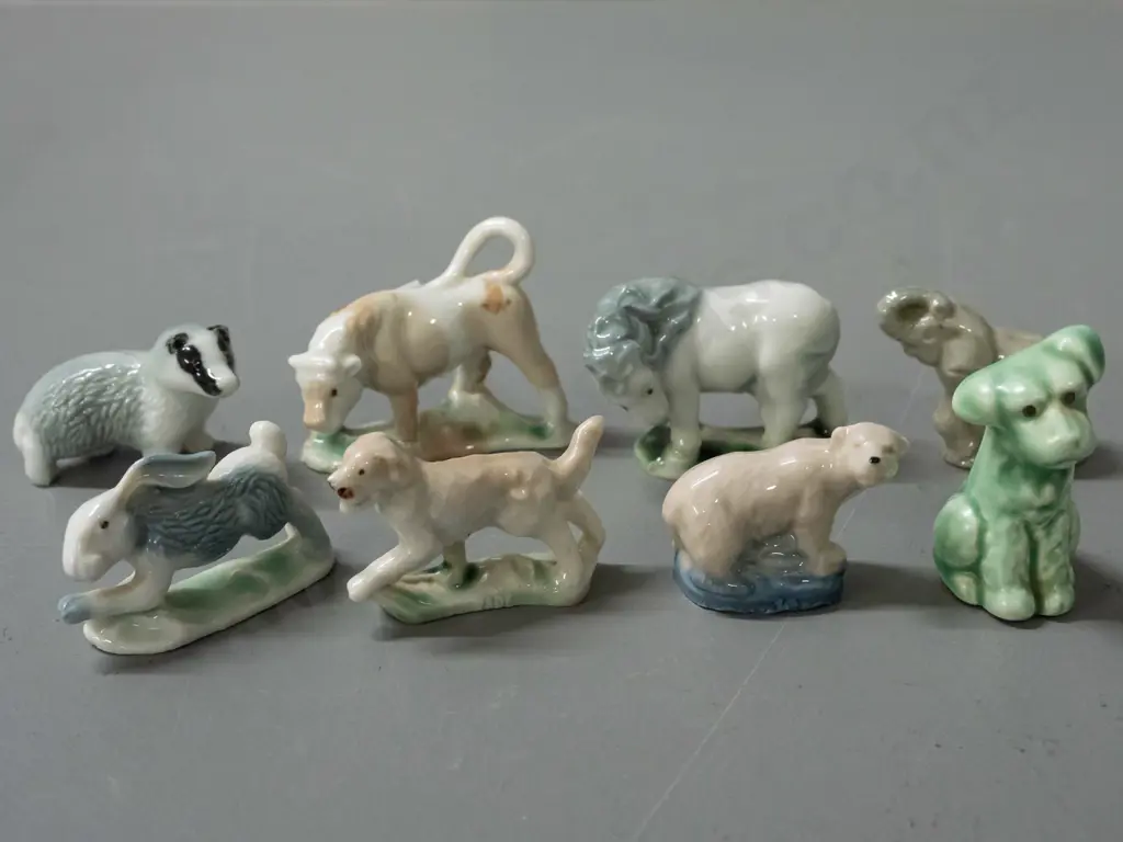 assorted light coloured Wade whimsies and a Sylvac-style miniature dog figure. Only polar bear is marked Wade. Image 1++