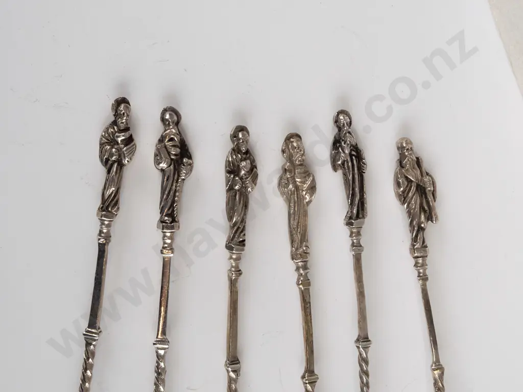 6 silver apostle spoons, each marked '925' - with small lined cardboard box. Spoons L-130 Image 1++
