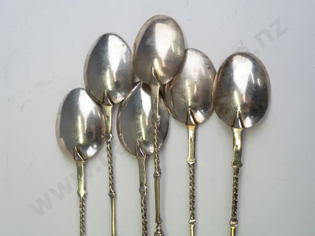 6 silver apostle spoons, each marked '925' - with small lined cardboard box. Spoons L-130 Image 1++