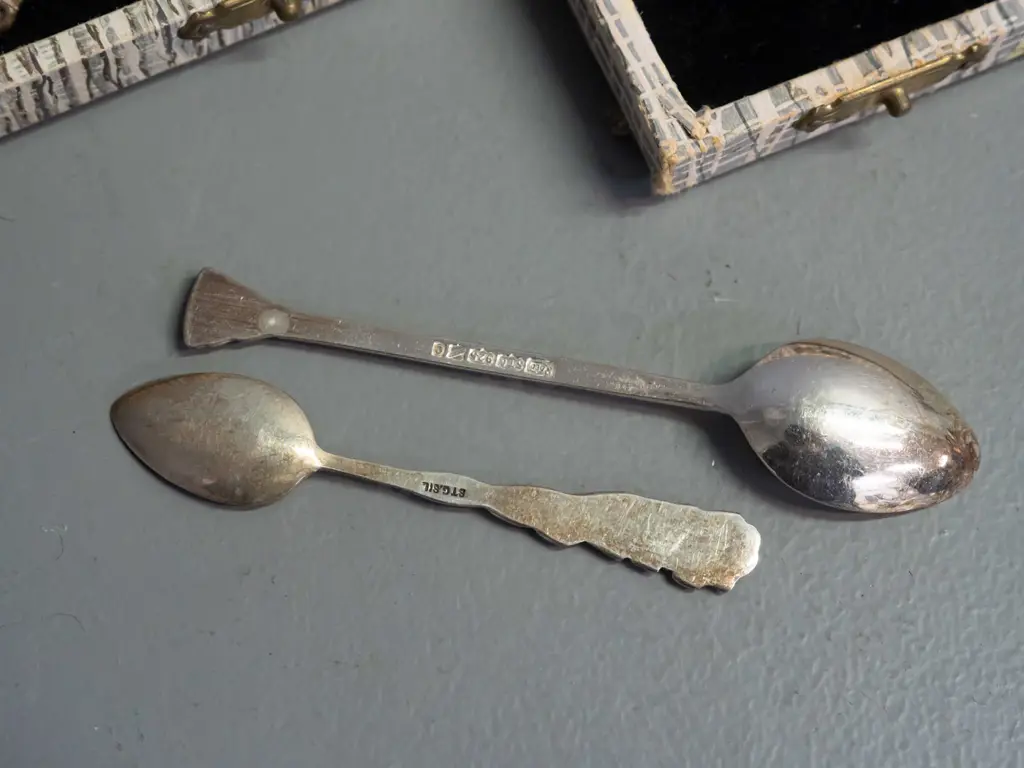 2 sets of 6 sterling silver small tea/coffee spoons - fluted column motif marked STG 925, smaller set marked STG SIL - Image 1++