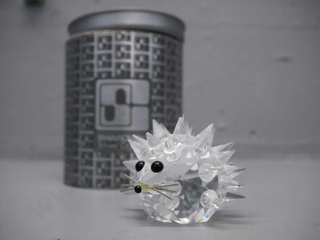Swarovski miniature hedgehog w/ original packaging. H-40 Image 1++