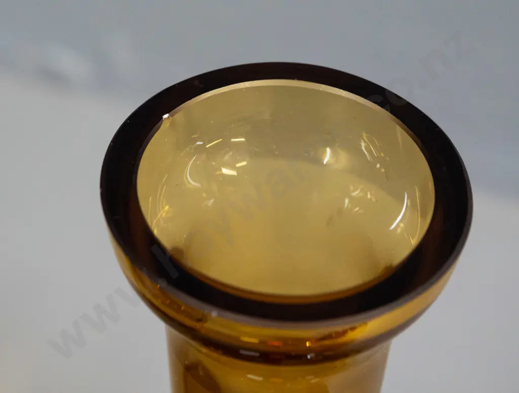 3 pieces of amber glass - stoppered decanter and 2 moulded salad bowls. Decanter has tiny nick in rim, some staining Image 1++