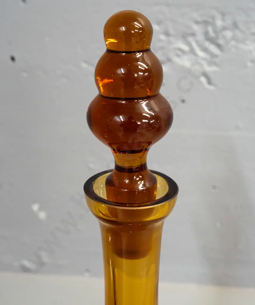 3 pieces of amber glass - stoppered decanter and 2 moulded salad bowls. Decanter has tiny nick in rim, some staining Image 1++