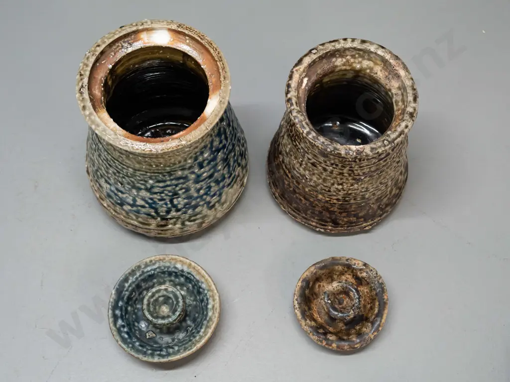 2 heavy rustic salt glazed New Zealand pottery lidded canisters, no maker's marks - larger one has small chip to top rim Image 1++