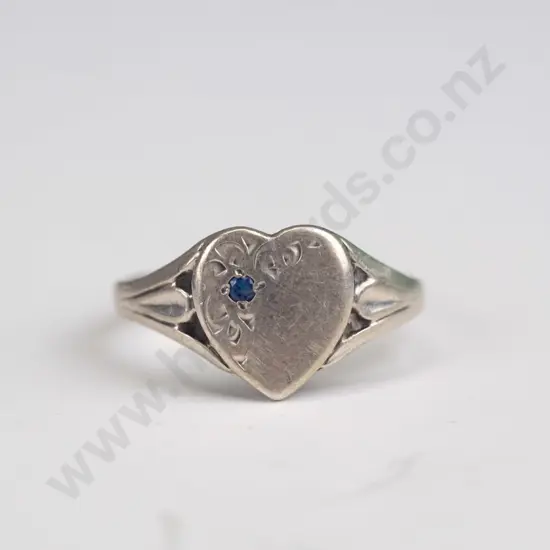 silver heart signet ring with blue stone size K