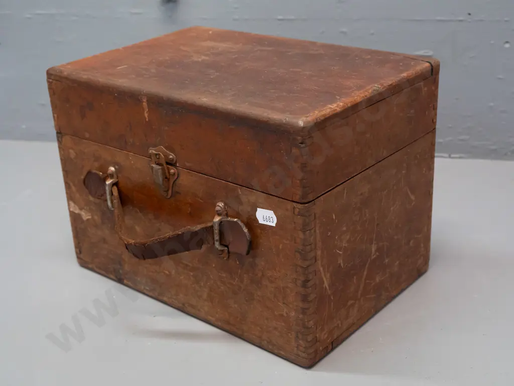 vintage electromedical therapy device - Roger's Vitalator - in mahogany case with assorted attachments, glass ones Image 1++