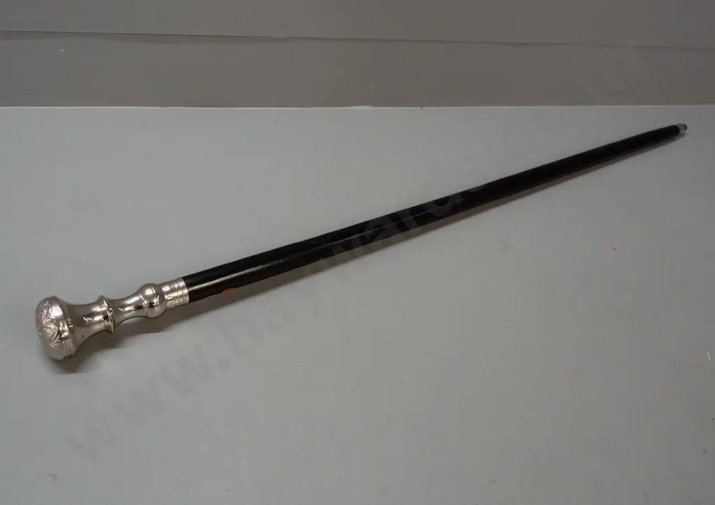 black laquered walking stick with heavy silver-plated handle, plated ferrule L-920 Image 1++
