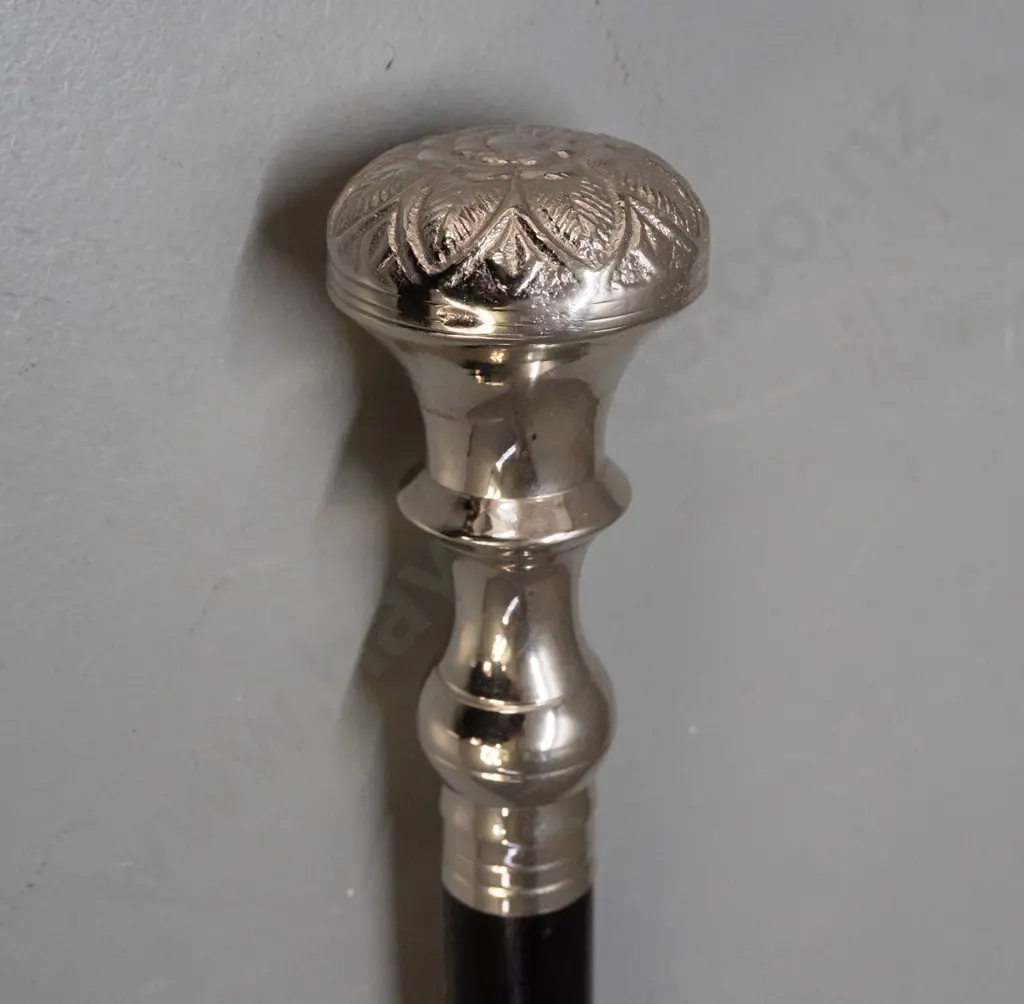 black laquered walking stick with heavy silver-plated handle, plated ferrule L-920 Image 1++