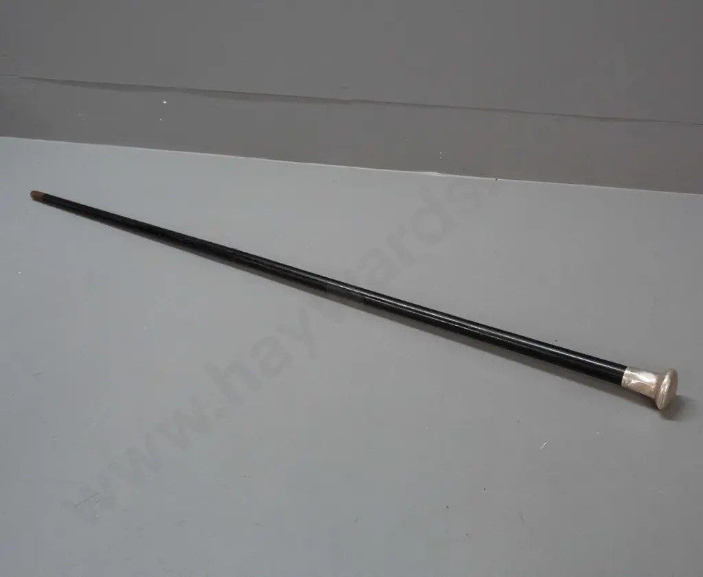 vintage black laquered cane with faceted and engraved sterling silver cap, brass ferrule - some denting to silver L-920 Image 1++