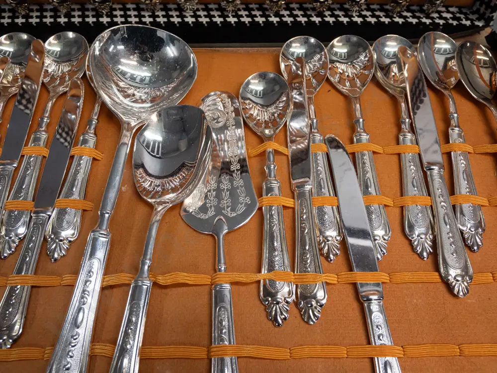 LBL plated cutlery set in fabric covered box - wear & missing plating on spoons, some rough edges to casting Image 1++