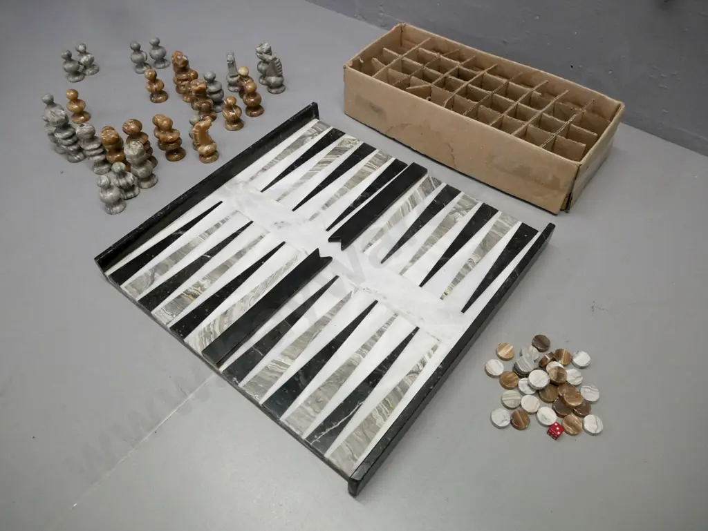 chessboard w/ backgammon reverse w/ agate chess pieces & bag of backgammon markers. W-340 L-350[scratching to Image 1++
