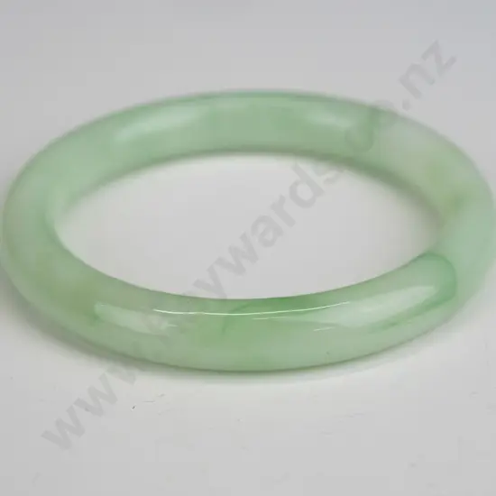 light green jade bangle