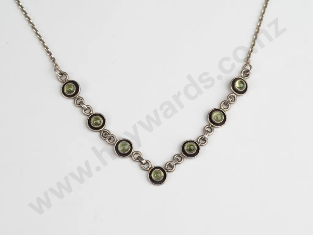 sterling silver peridot necklace 8gms Image 1++