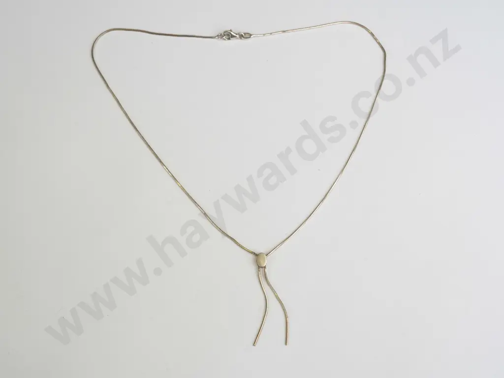 silver necklace stamped 925 on clasp Image 1++