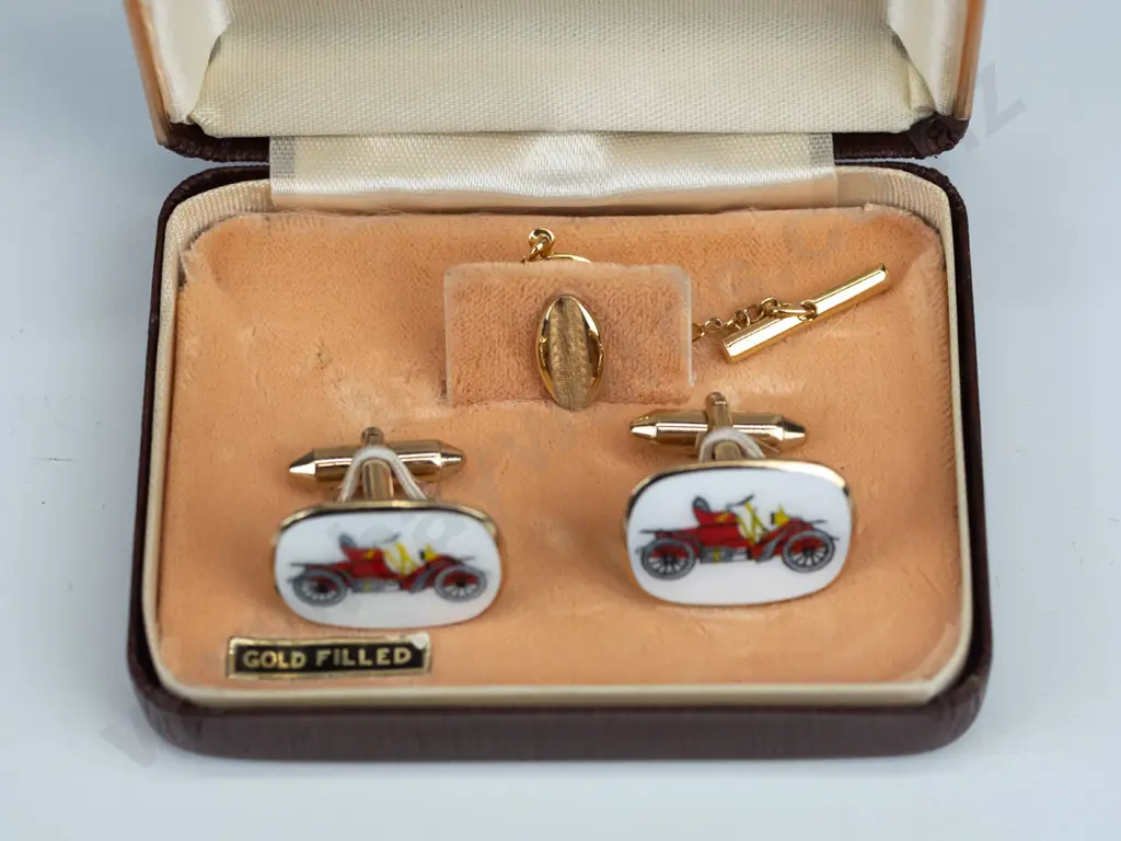 pair of gold filled cufflinks & lapel pin Image 1++