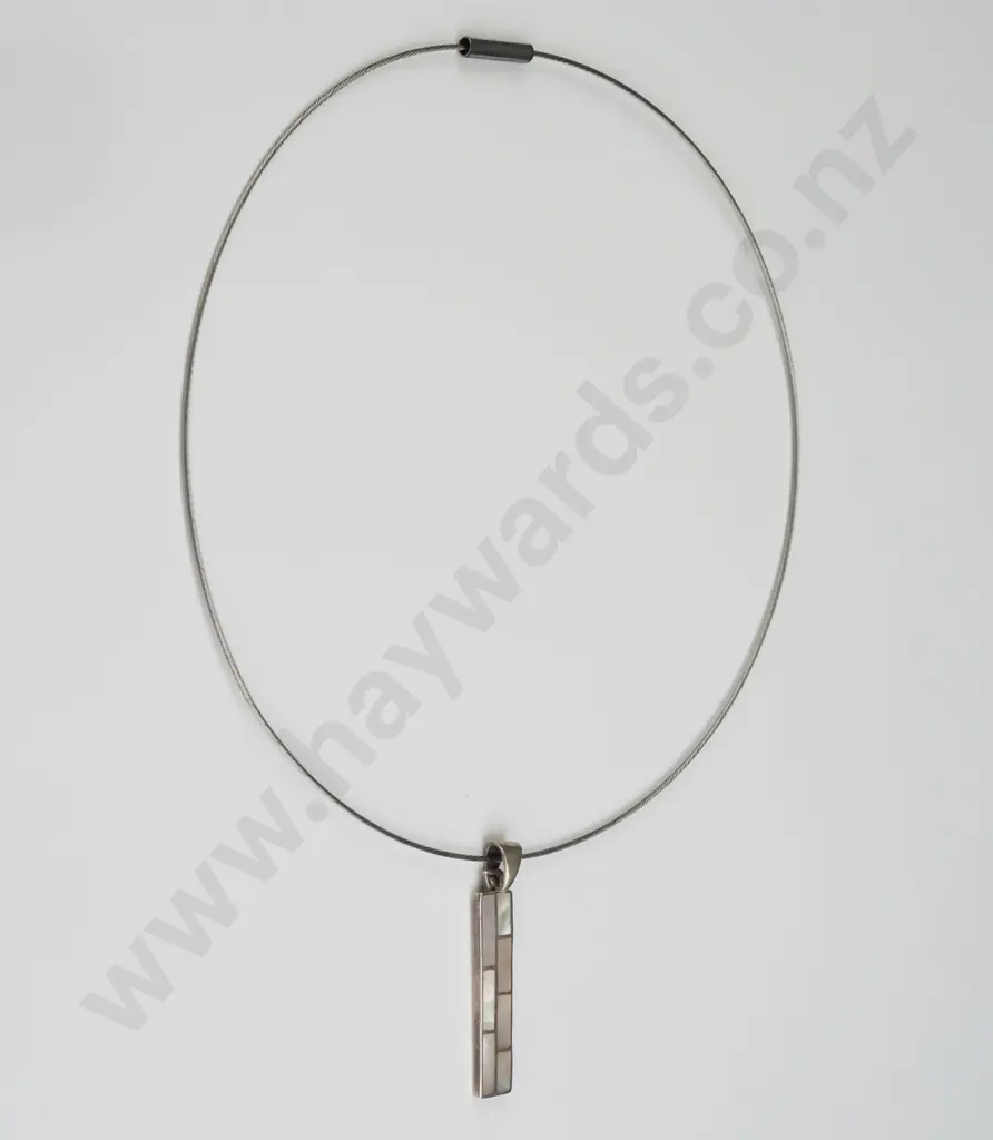 silver necklace with mother of pearl stamped 925 Image 1++