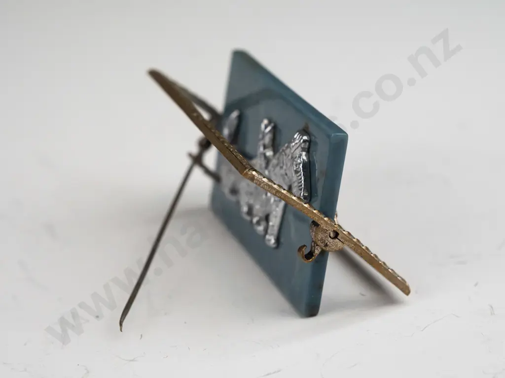large 2 sided brooch Image 1++
