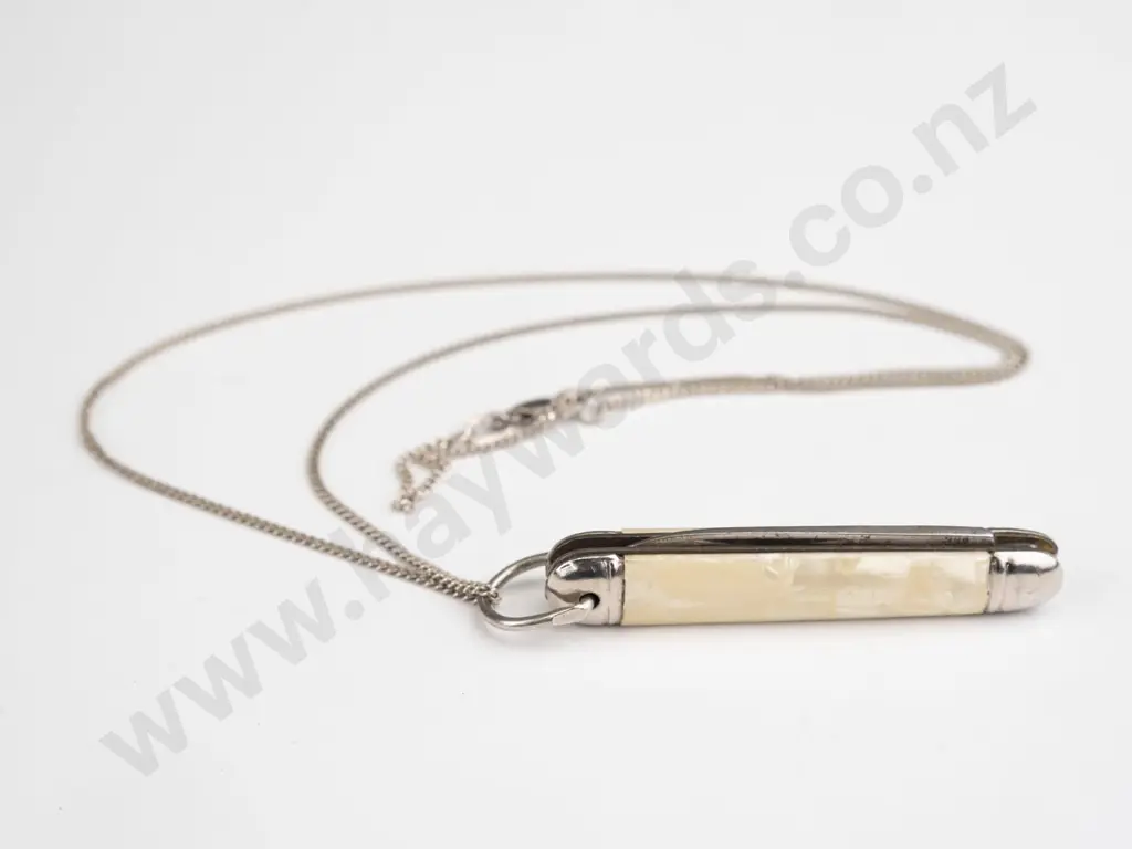small pocket knife on silver chain - chain stamped 925 Image 1++
