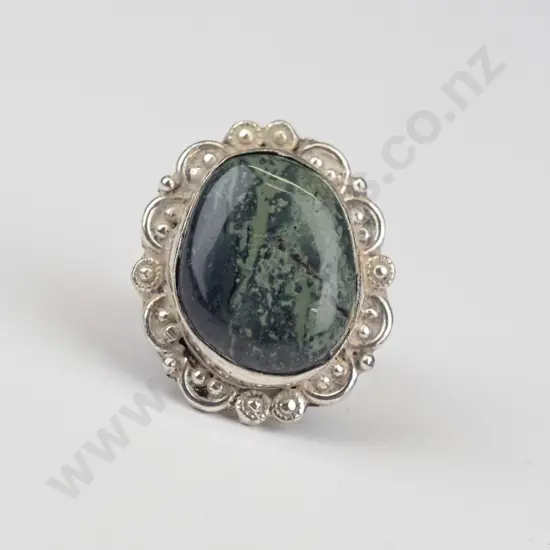 silver mottled green stone ring stamped 925 size R