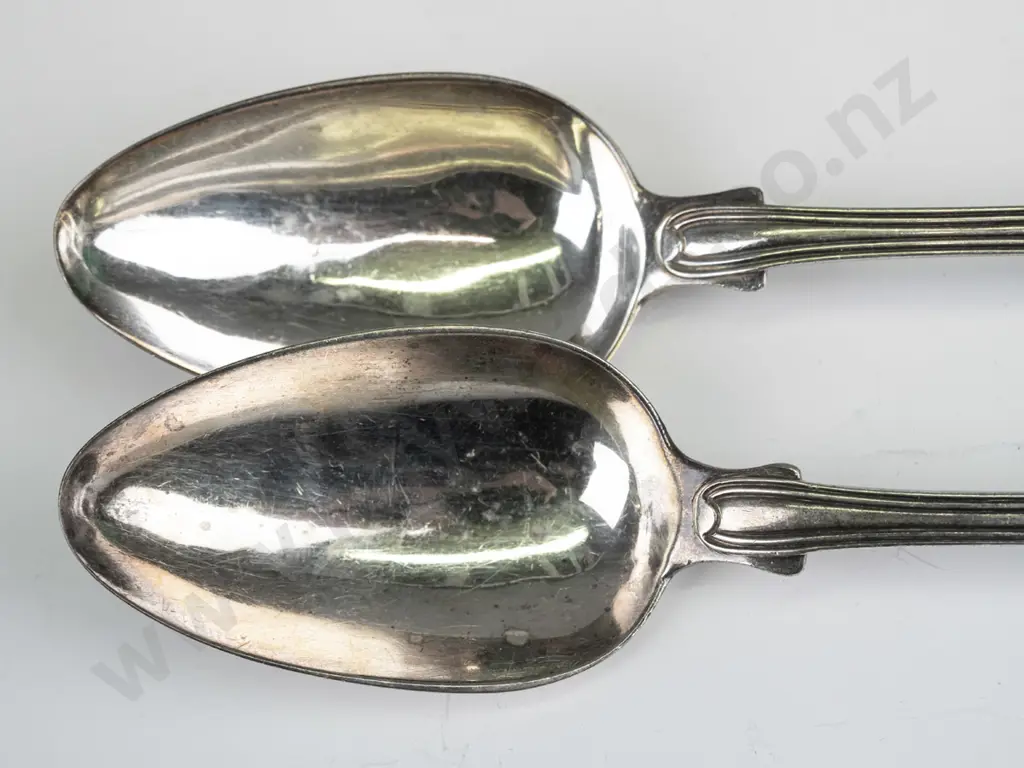 pair of vintage sterling silver spoons with 'M' monogram L-230 Image 1++