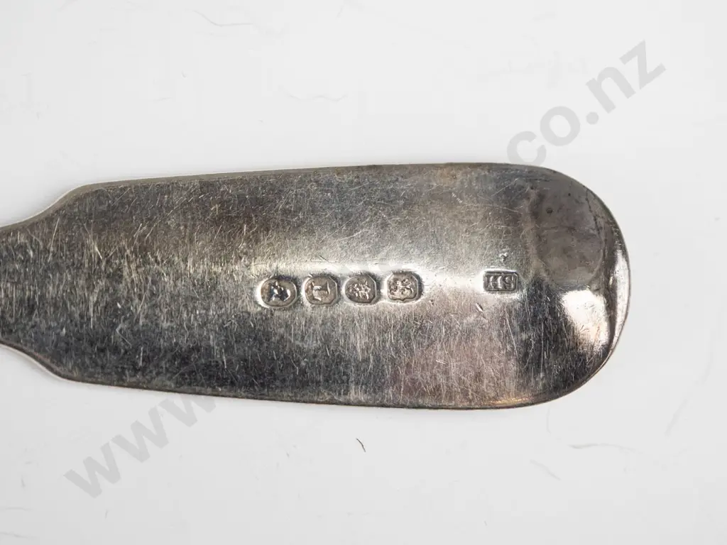 pair of vintage sterling silver spoons with 'M' monogram L-230 Image 1++