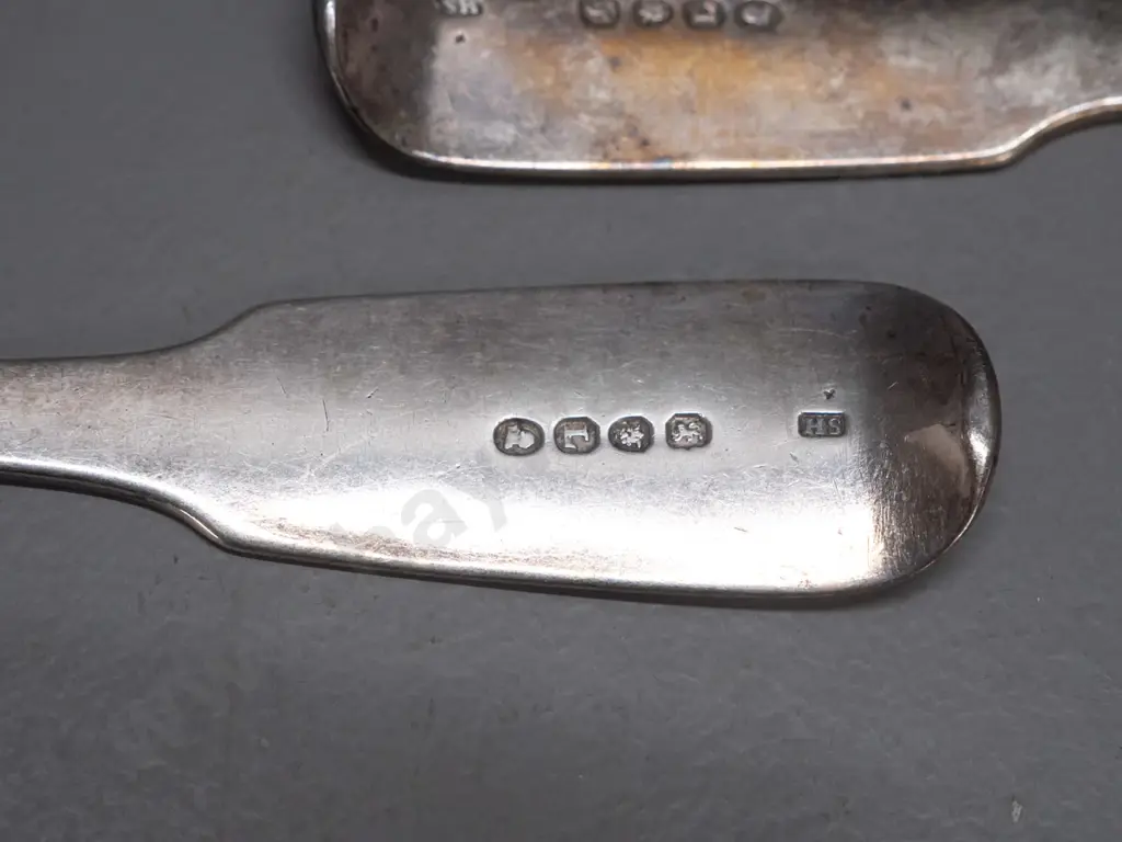 pair of vintage sterling silver spoons with 'M' monogram L-230 Image 1++