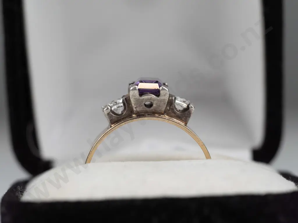 9ct amethyst & cz dress ring 3.25gm size O/P Image 1++