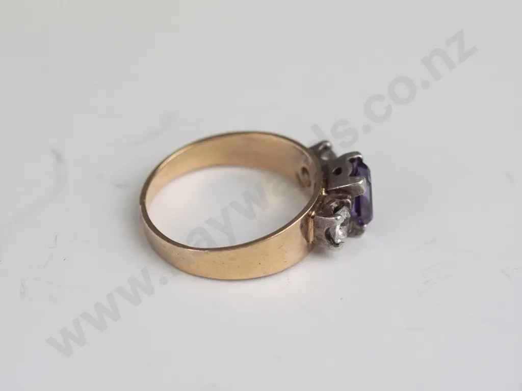 9ct amethyst & cz dress ring 3.25gm size O/P Image 1++