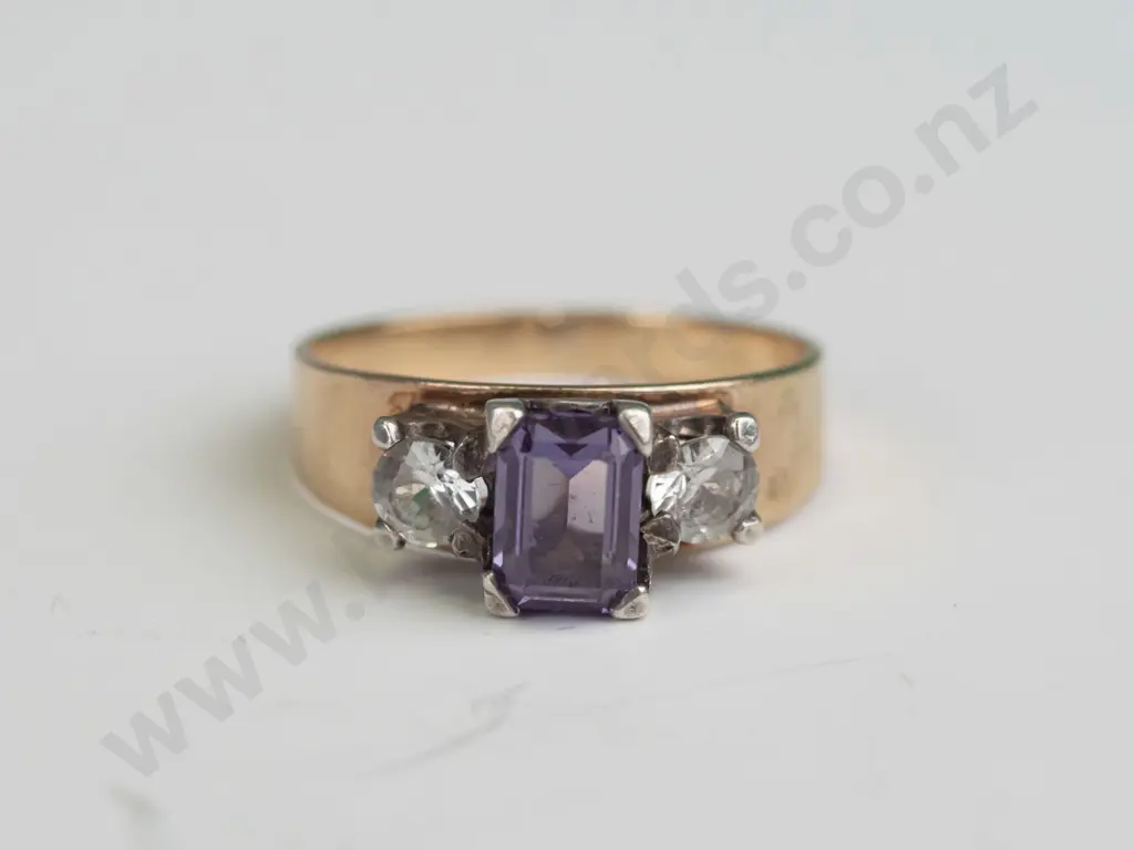 9ct amethyst & cz dress ring 3.25gm size O/P Image 1++