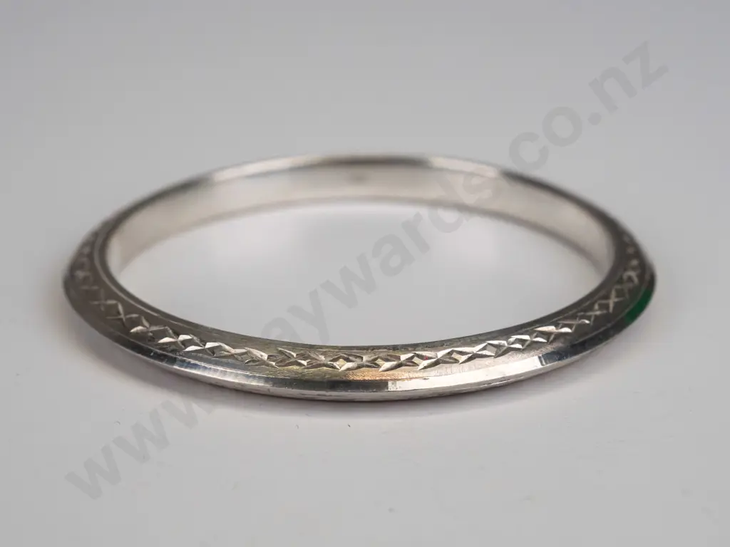 silver bangle stamped 925 Image 1++