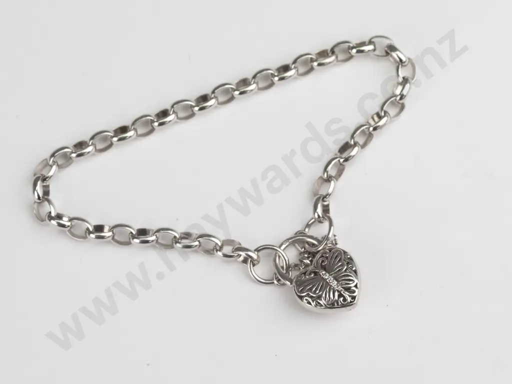 silver bracelet with heart clasp stamped 925 Image 1++