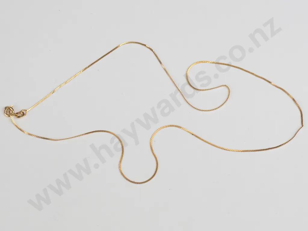 9ct gold chain (stamped 375) 0.9gms Image 1++