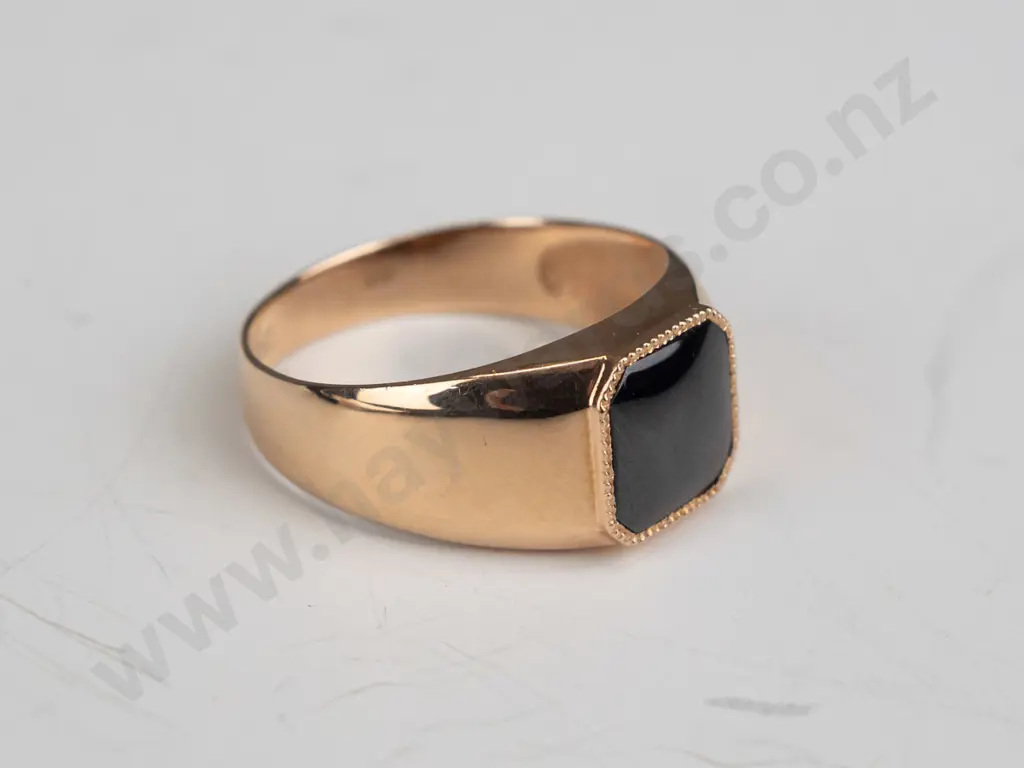 gents 14ct onxy signet ring (5.7gm) size V.5 Image 1++