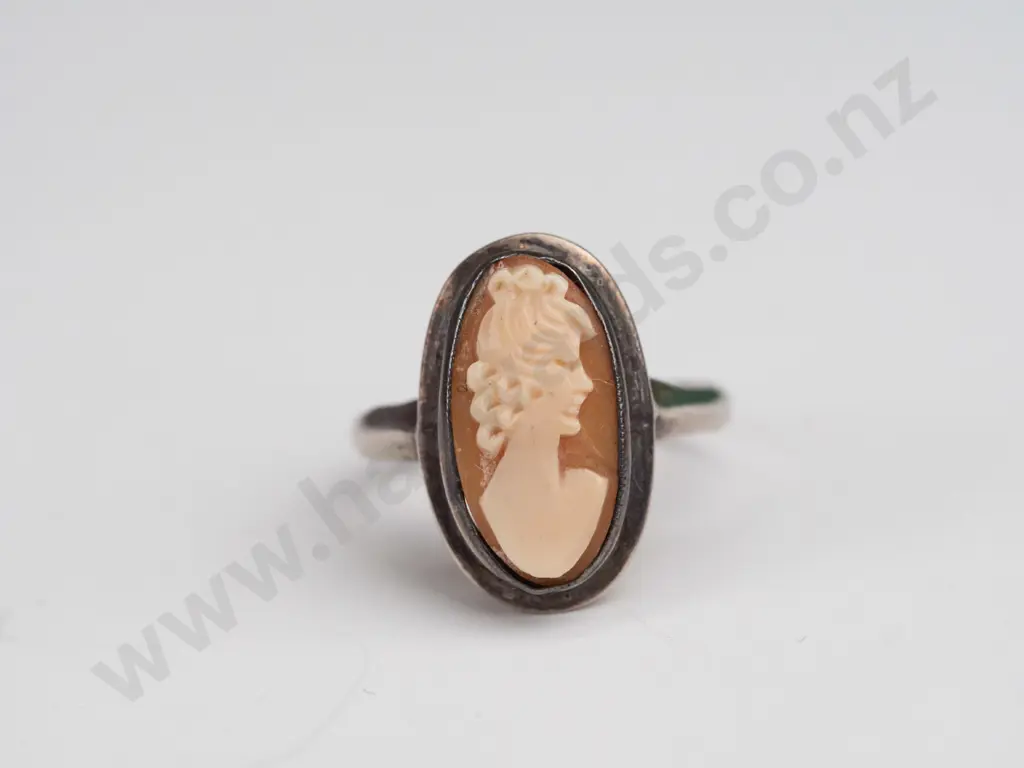 cameo ring stamped silver size M Image 1++