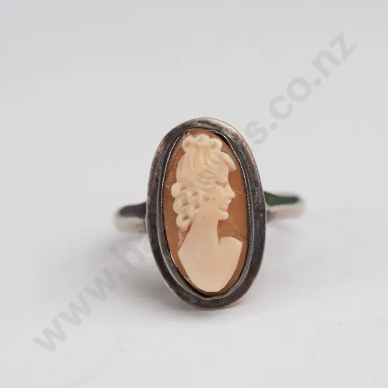 cameo ring stamped silver size M
