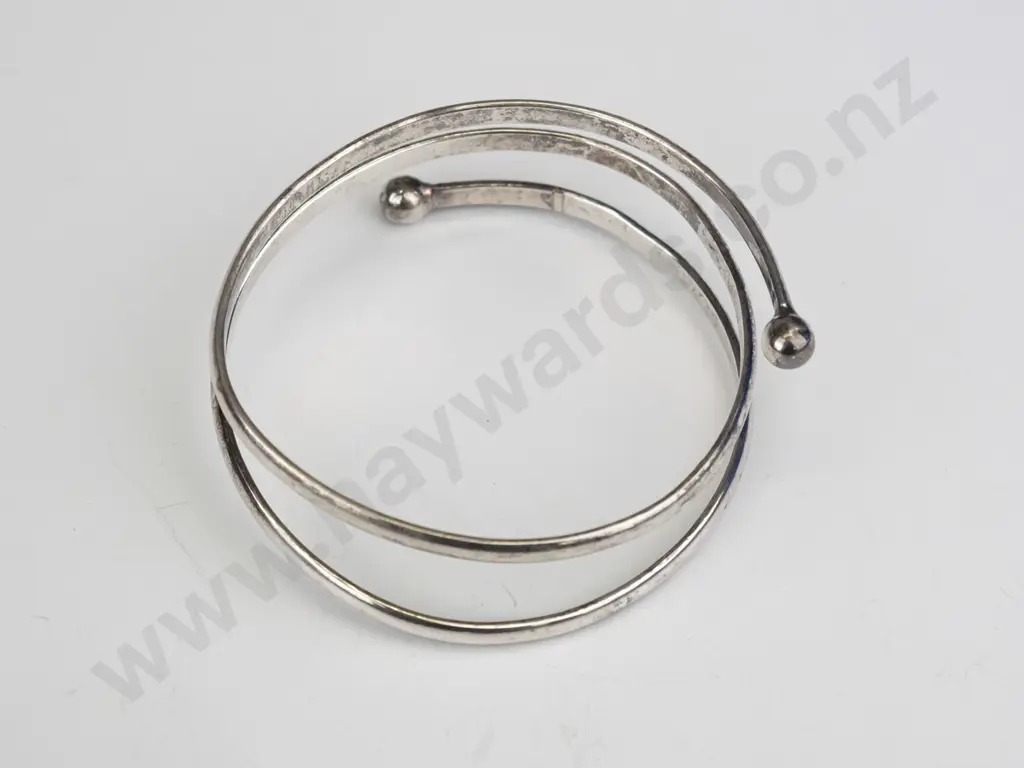 silver bangle Image 1++