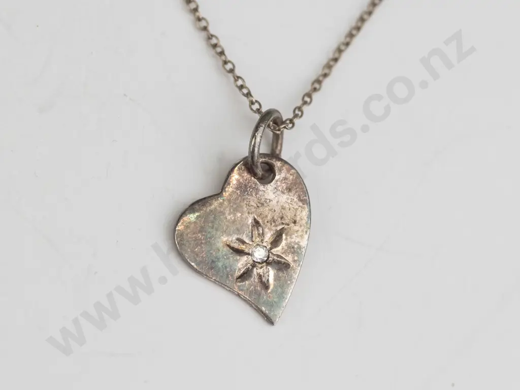 silver heart necklace stamped 925 Image 1++