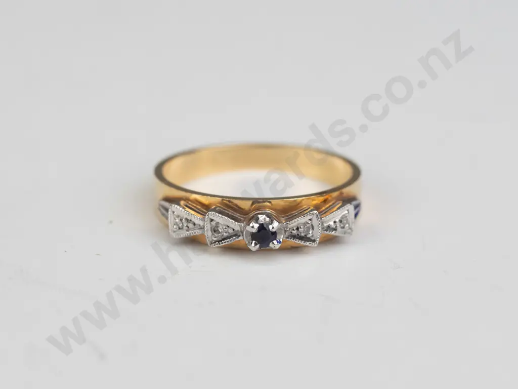 18ct gold and sapphire ring 4gms size N Image 1++