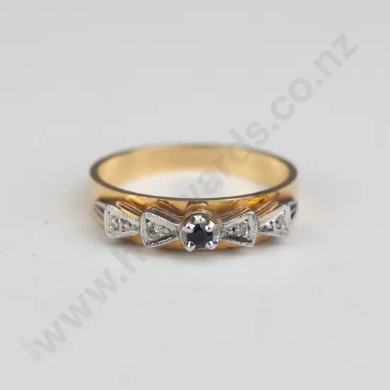 18ct gold and sapphire ring 4gms size N