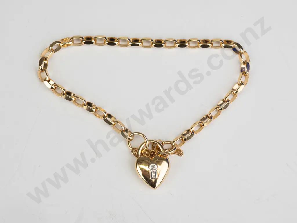 9ct gold and diamond bracelet 10gms Image 1++