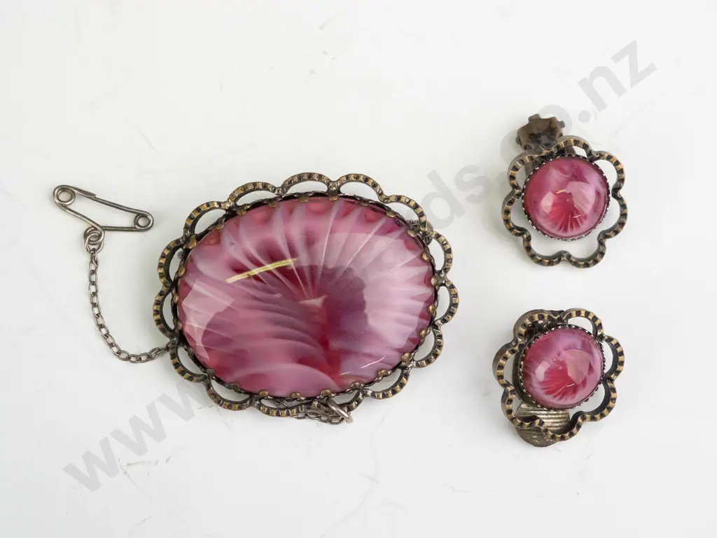 costume brooch with safety chain & earring set [clip on] Image 1++
